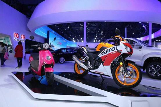 抢滩!五羊-本田cbr300r,净原v3登陆上海车展